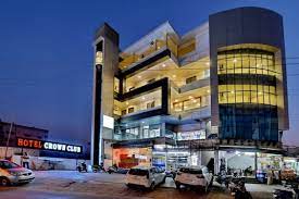Crown Club Hotel