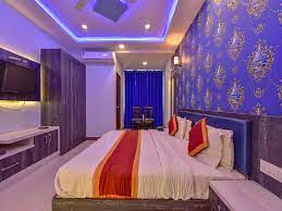 GOLDEN LEAF HOTEL
