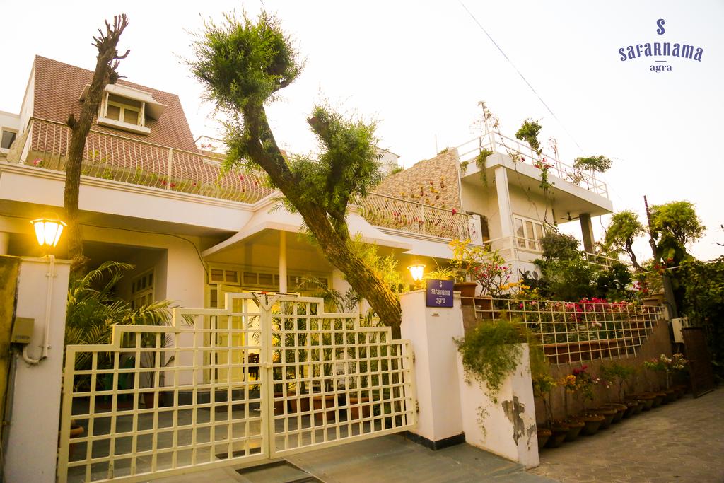 Safarnama Hotel