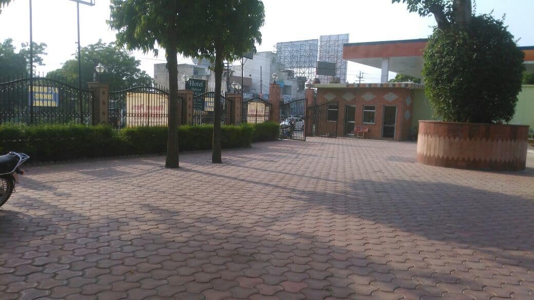 Mukund Priya Hotel